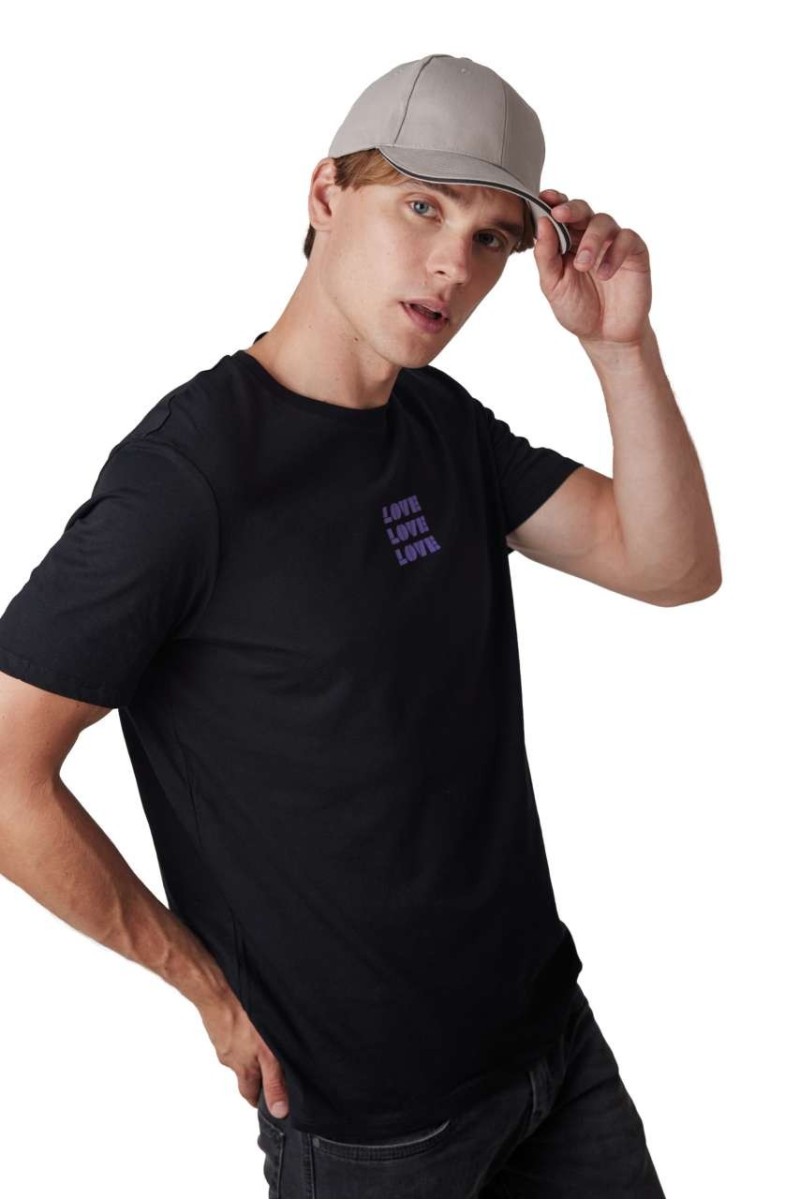 CAP WITH CONTRASTING SANDWICH PEAK - 6 PANELS