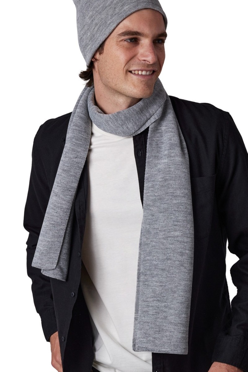 KNITTED SCARF