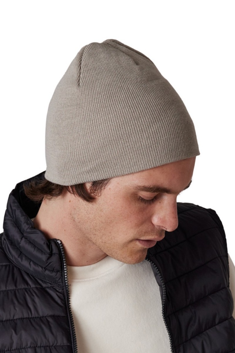 KNITTED BEANIE