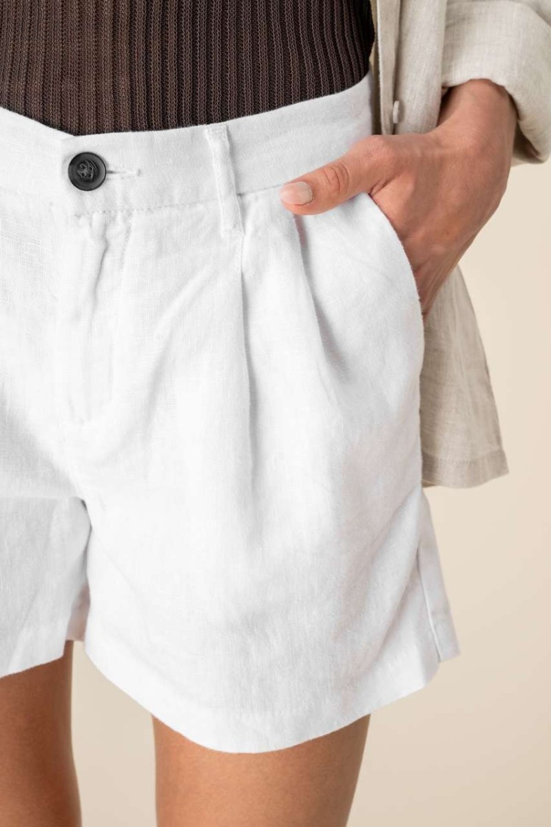 LADIES' LINEN SHORT