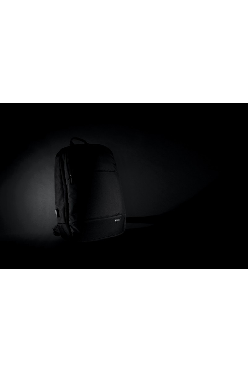 Swiss Peak AWARE™ modern 15.6" laptop backpack