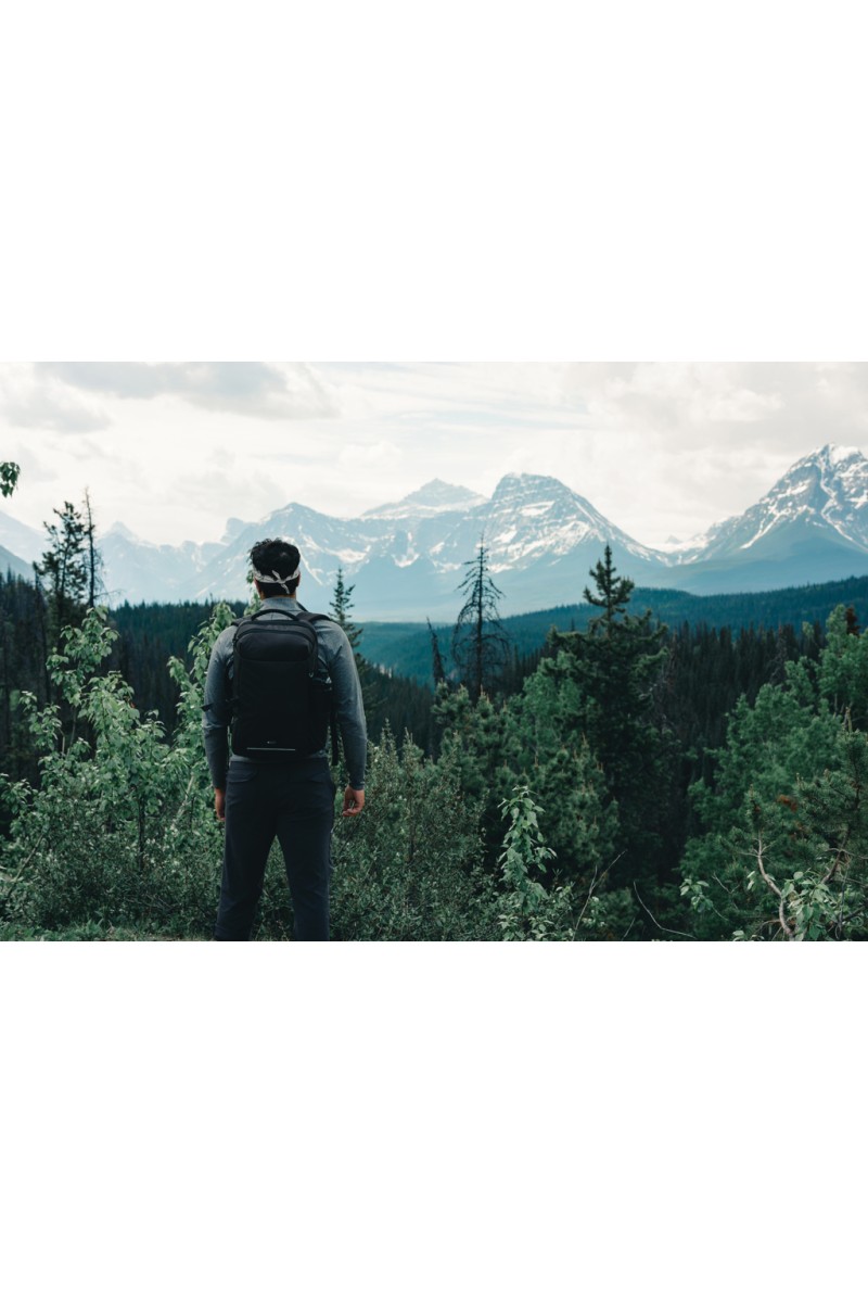 Swiss Peak AWARE™ XXL weekend travel backpack