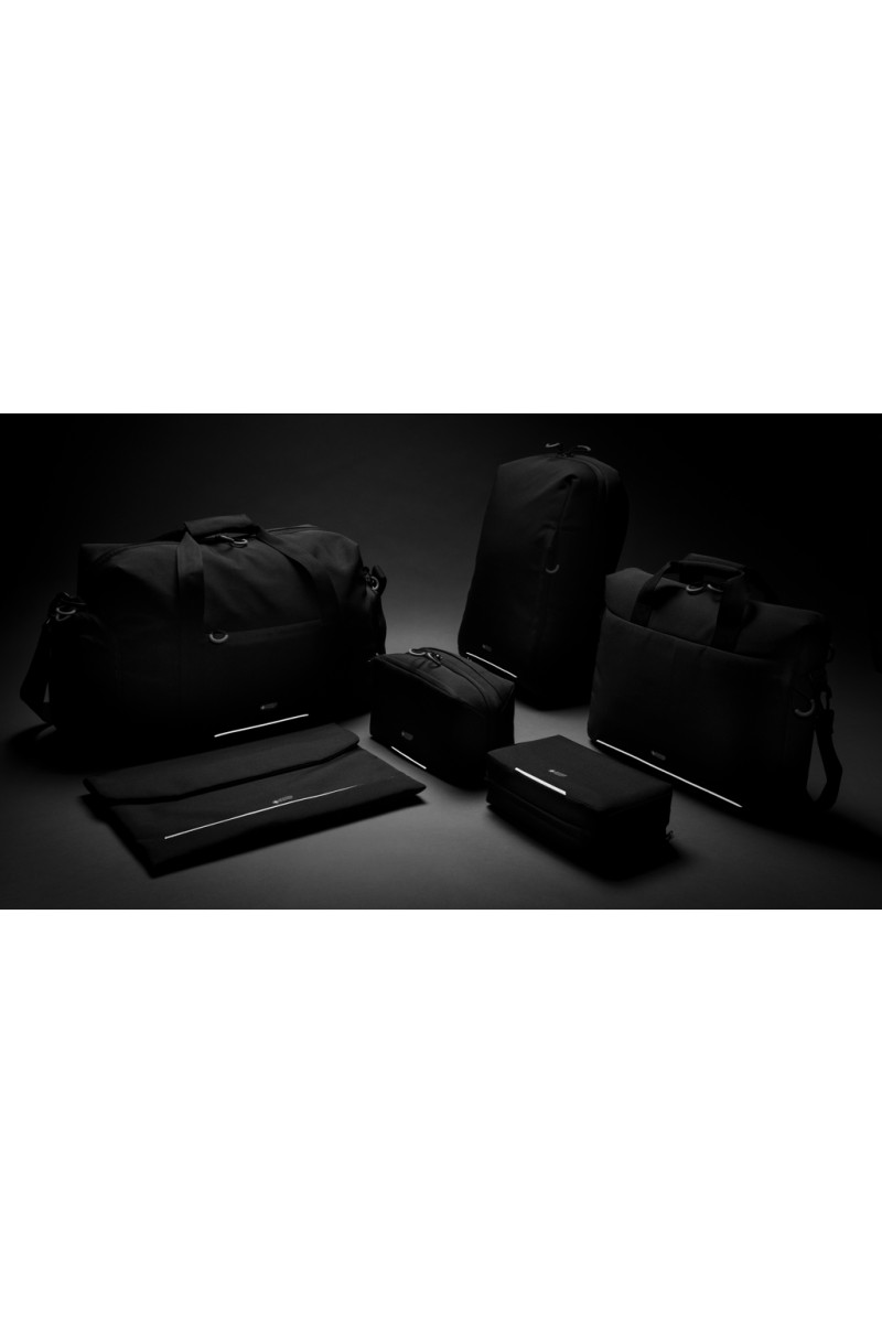Swiss Peak AWARE™ RFID and USB A laptop backpack